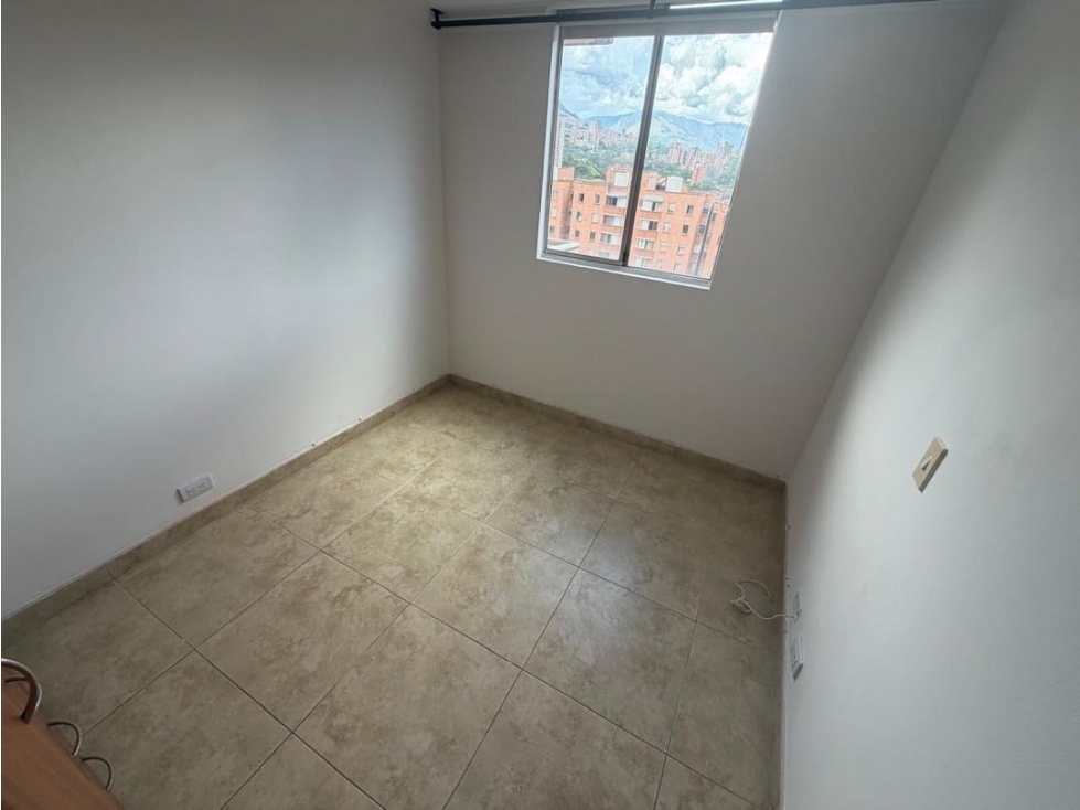 Apartamento en arriendo en Los Colores, Medellín · foto 7 de 14