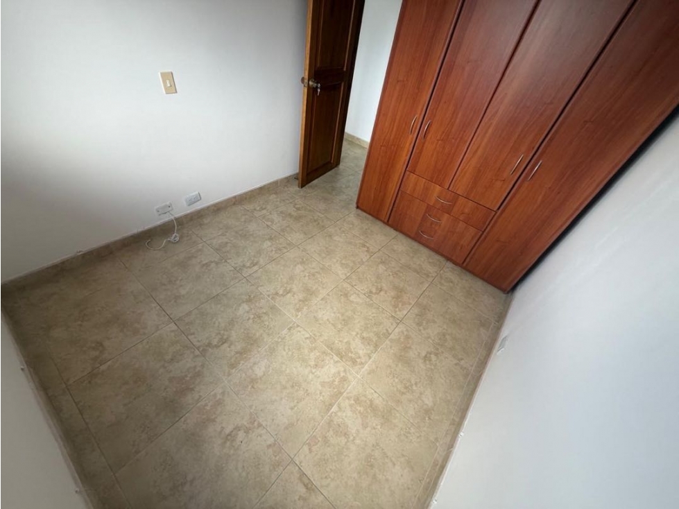 Apartamento en arriendo en Los Colores, Medellín · foto 8 de 14