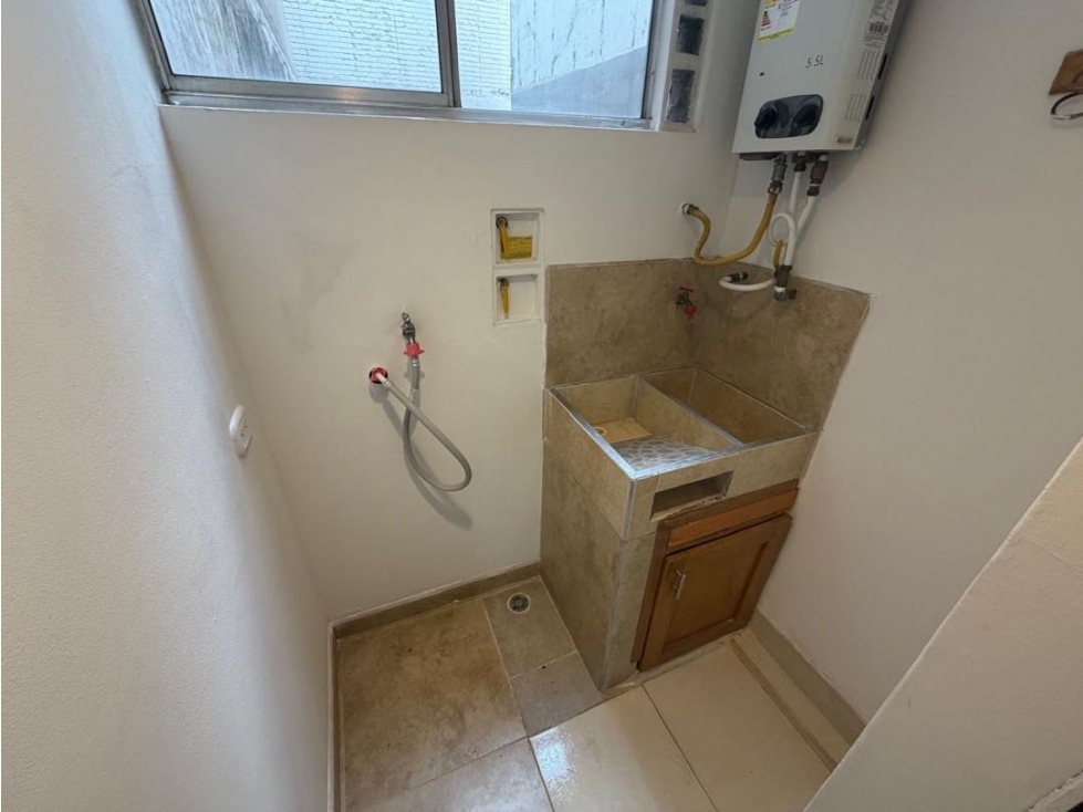 Apartamento en arriendo en Los Colores, Medellín · foto 12 de 14
