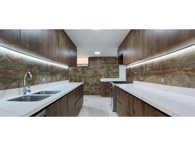 Apartamento en venta en Las Lomas No.1, Medellín · foto 2 de 21