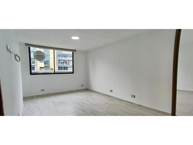 Apartamento en venta en Las Lomas No.1, Medellín · foto 15 de 21