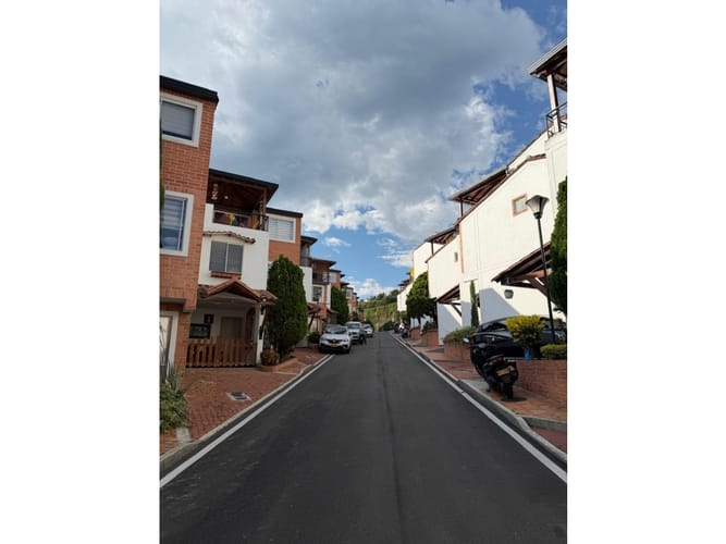Casa de 4 alcobas en venta en Lagos Del Cacique, Bucaramanga, 121 m² · foto 3 de 22