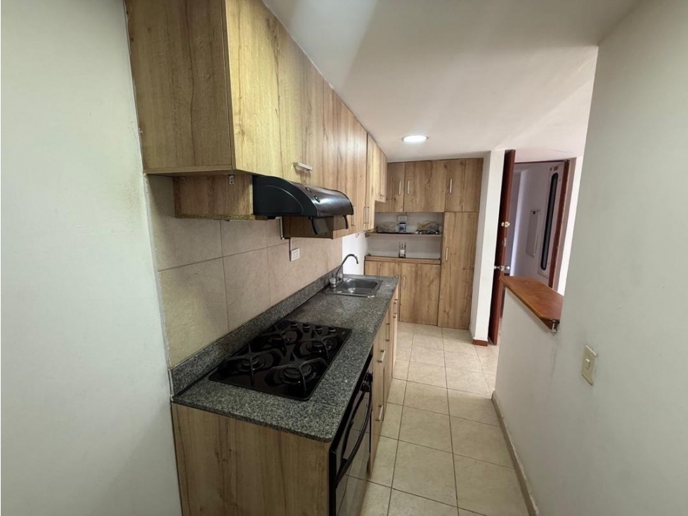Apartamento en arriendo en Los Colores, Medellín · foto 3 de 16