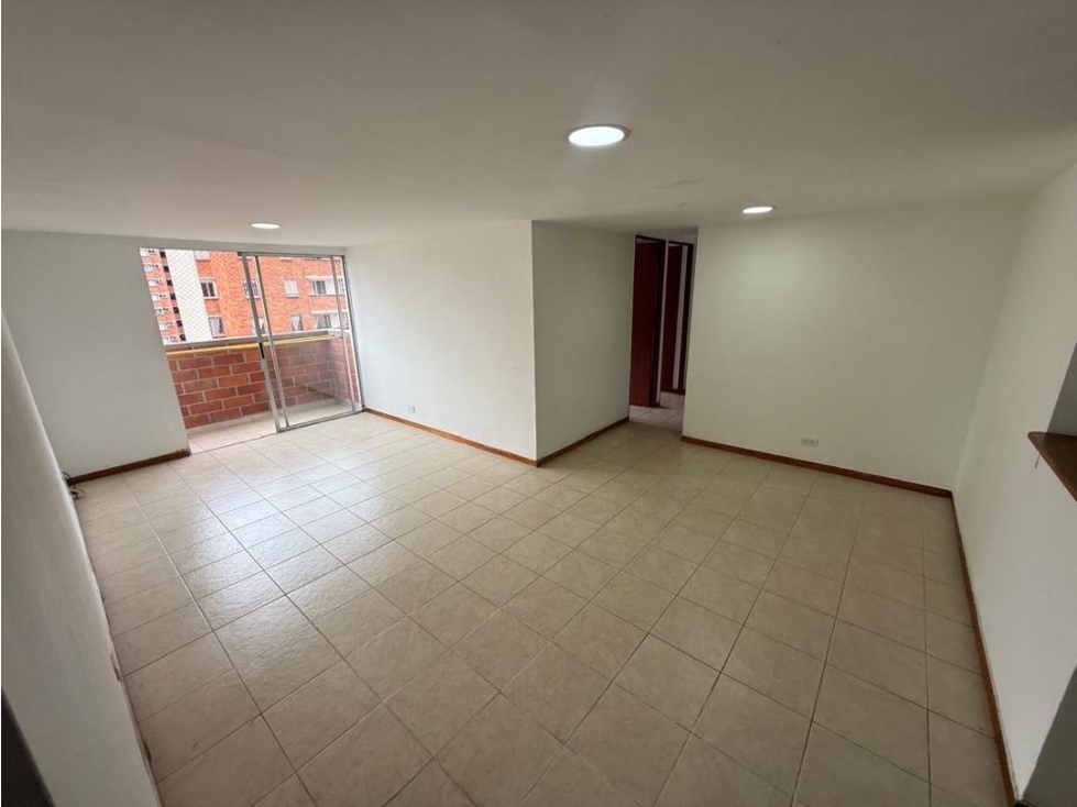 Apartamento en arriendo en Los Colores, Medellín · foto 7 de 16