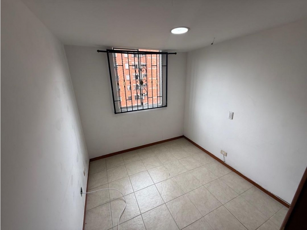 Apartamento en arriendo en Los Colores, Medellín · foto 11 de 16