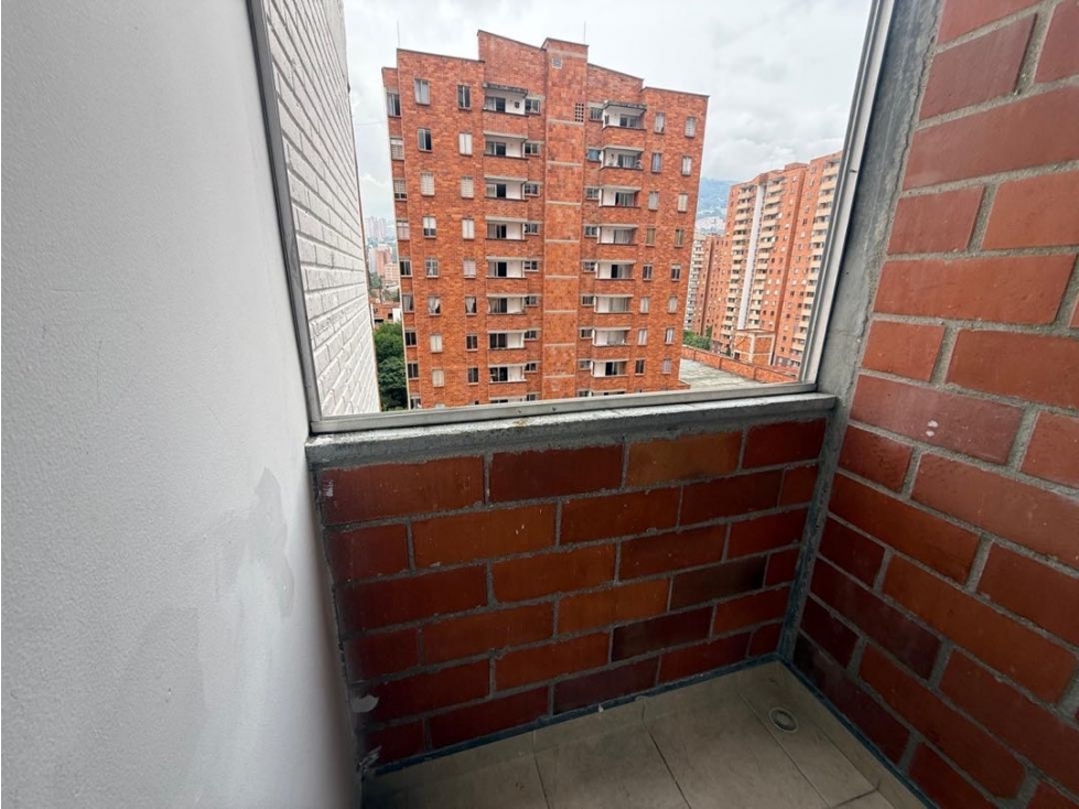 Apartamento en arriendo en Los Colores, Medellín · foto 13 de 16