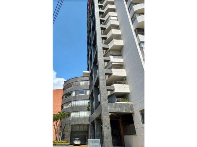 Apartamento de 3 alcobas en venta en Cabecera Del Llano, Bucaramanga, 303 m² · foto 3 de 13
