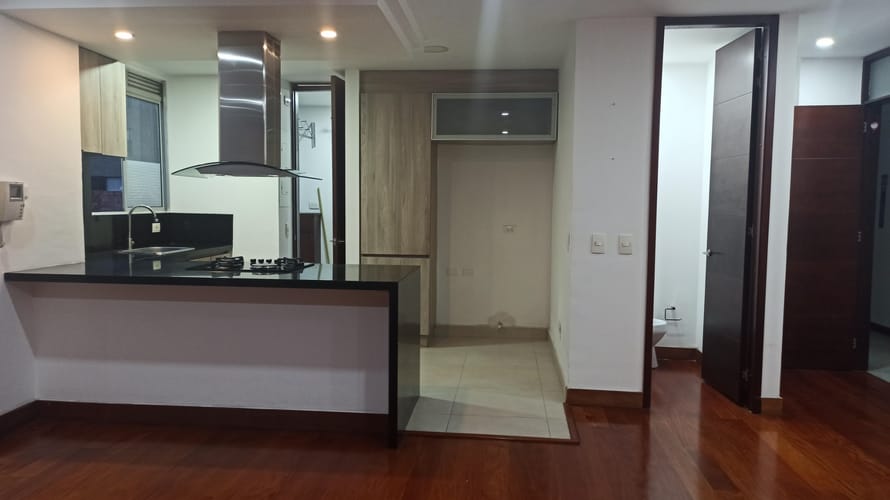 Apartamento de 2 alcobas en venta en Chicó Navarra, Bogotá, 83 m² · foto 4 de 21