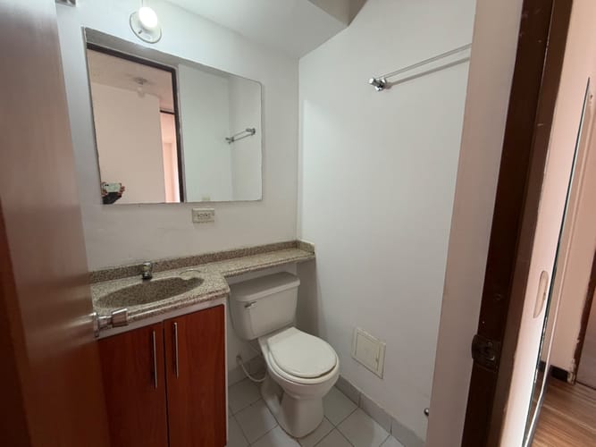 Apartamento de 3 alcobas en venta en Engativá, Bogotá, 66 m² · foto 4 de 16
