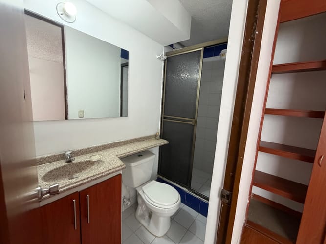 Apartamento de 3 alcobas en venta en Engativá, Bogotá, 66 m² · foto 10 de 16