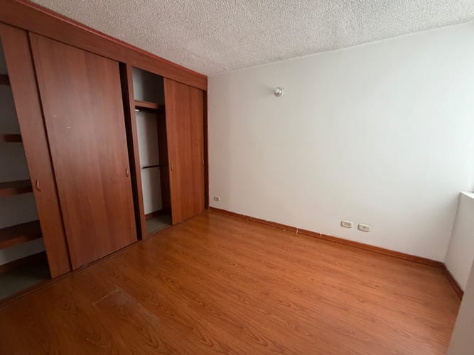 Apartamento de 3 alcobas en venta en Engativá, Bogotá, 66 m² · foto 14 de 16