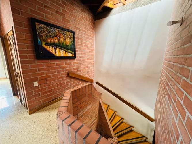 Casa de 4 alcobas en venta en La Visitación, Medellín, 245 m² · foto 15 de 24