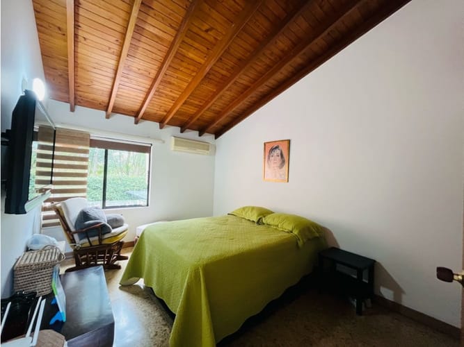 Casa de 4 alcobas en venta en La Visitación, Medellín, 245 m² · foto 21 de 24
