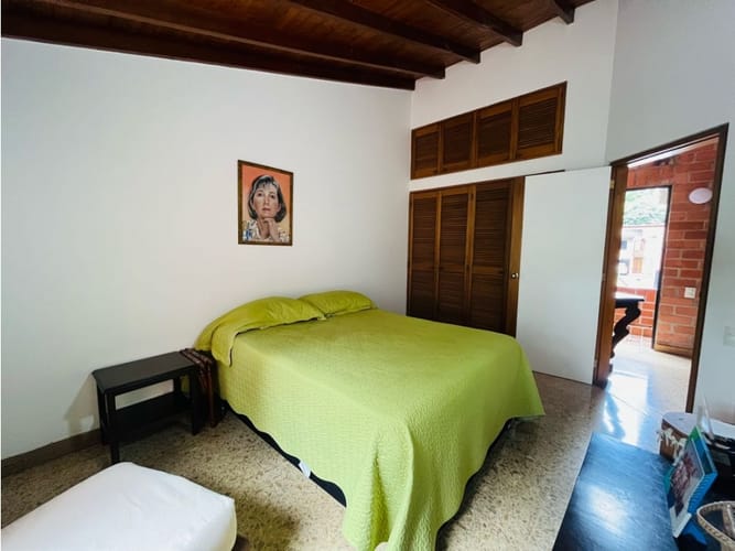 Casa de 4 alcobas en venta en La Visitación, Medellín, 245 m² · foto 22 de 24