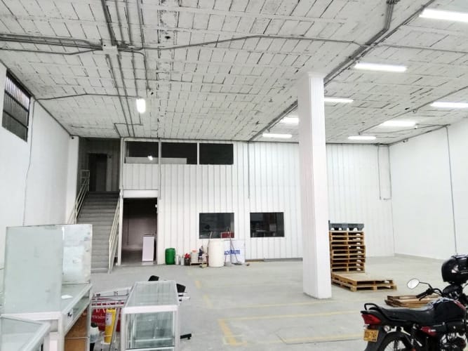 Local en arriendo en Colseguros Andes, Cali, 954 m² · foto 2 de 18