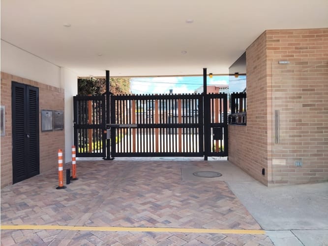Casa de 3 alcobas en venta en Cerca De Piedra, Chía, 200 m² · foto 3 de 24