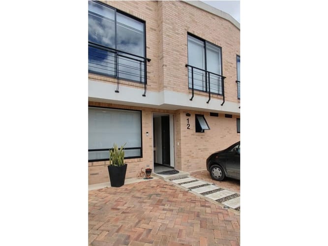 Casa de 3 alcobas en venta en Cerca De Piedra, Chía, 200 m² · foto 4 de 24