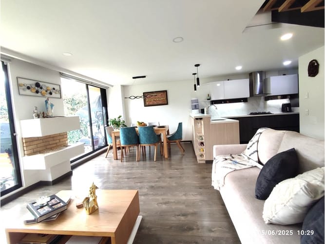 Casa de 3 alcobas en venta en Cerca De Piedra, Chía, 200 m² · foto 6 de 24
