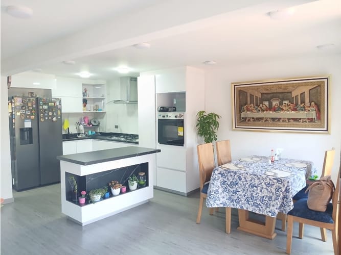 Casa en venta en Quinta Paredes, Bogotá · foto 4 de 24