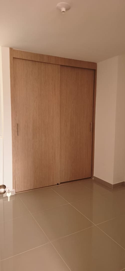 Apartamento de 3 alcobas en venta en El Poblado, Girón, 56 m² · foto 6 de 9