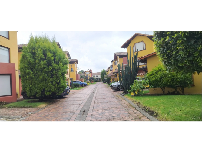 Casa de 3 alcobas en venta en Cr Los Nogales, Chía, 194 m² · foto 23 de 24