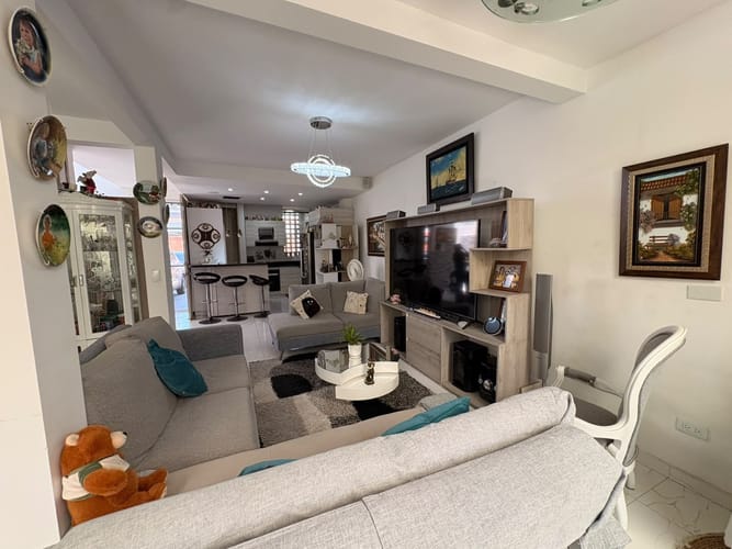 Casa de 3 alcobas en venta en El Castillo, Jamundí, 180 m² · foto 5 de 19
