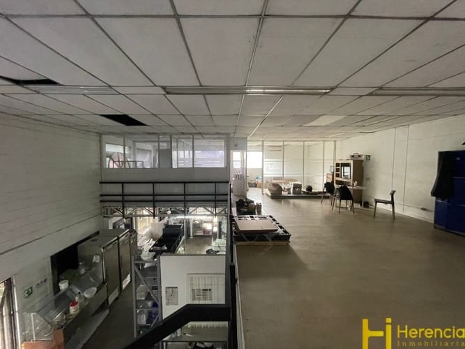 Bodega en arriendo en La Aguacatala, Medellín, 200 m² · foto 4 de 13