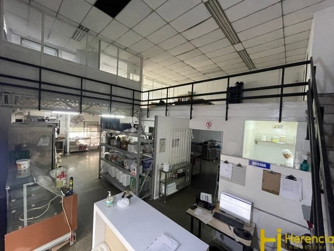 Bodega en arriendo en La Aguacatala, Medellín, 200 m² · foto 7 de 13