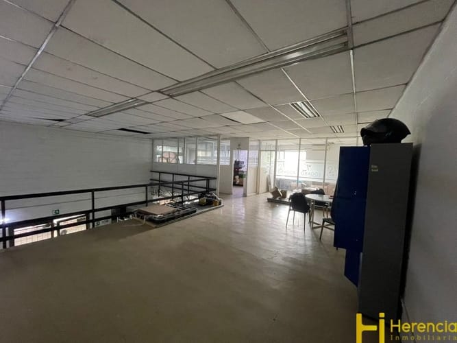 Bodega en arriendo en La Aguacatala, Medellín, 200 m² · foto 8 de 13