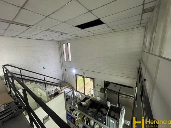 Bodega en arriendo en La Aguacatala, Medellín, 200 m² · foto 13 de 13