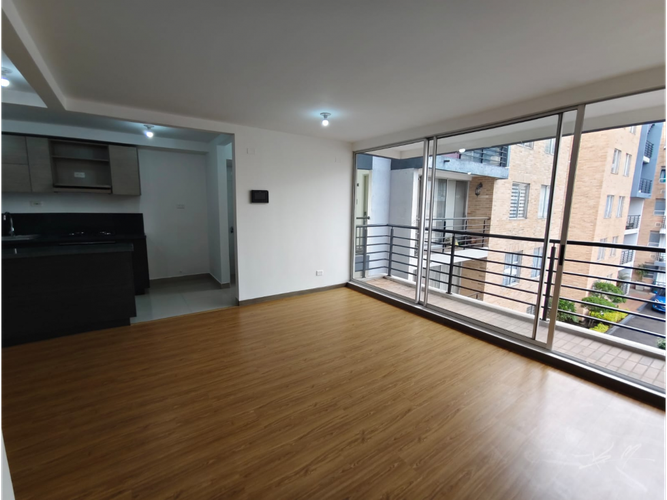 Apartamento de 2 alcobas en venta en Cr Santillana, Mosquera, 73 m² · foto 2 de 18