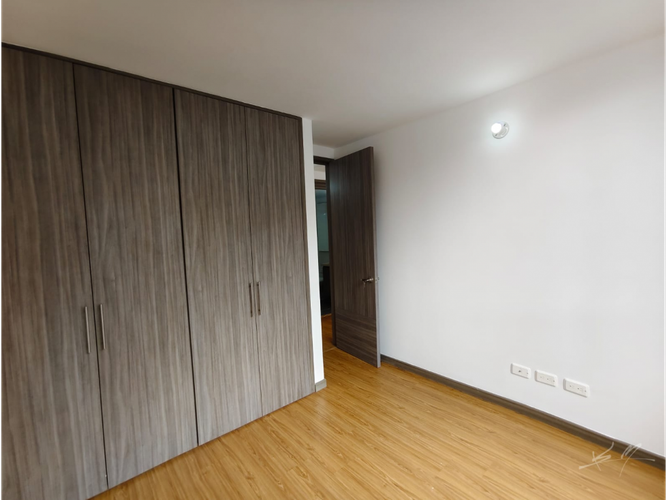 Apartamento de 2 alcobas en venta en Cr Santillana, Mosquera, 73 m² · foto 6 de 18