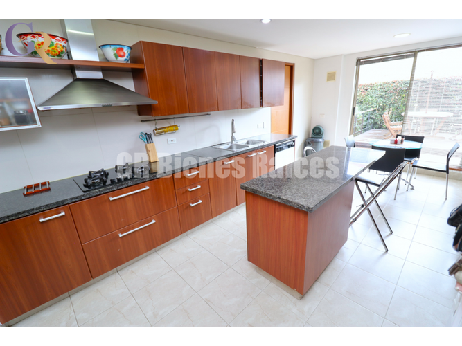 Casa de 4 alcobas en venta en Rozo, Cota, 286 m² · foto 9 de 24