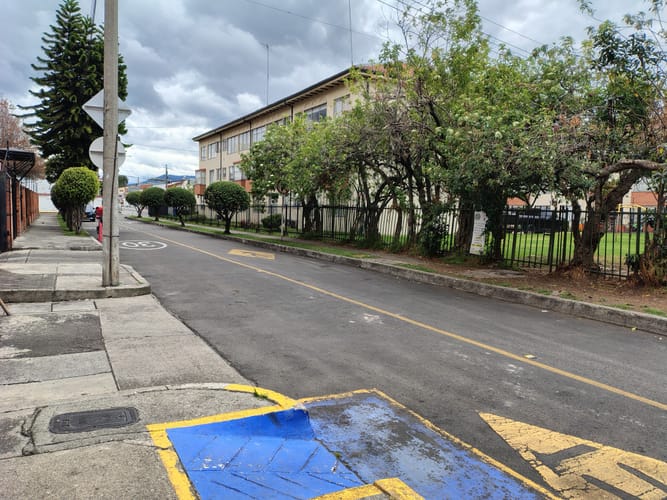 Apartamento de 3 alcobas en arriendo en Las Margaritas, Bogotá, 90 m² · foto 2 de 2