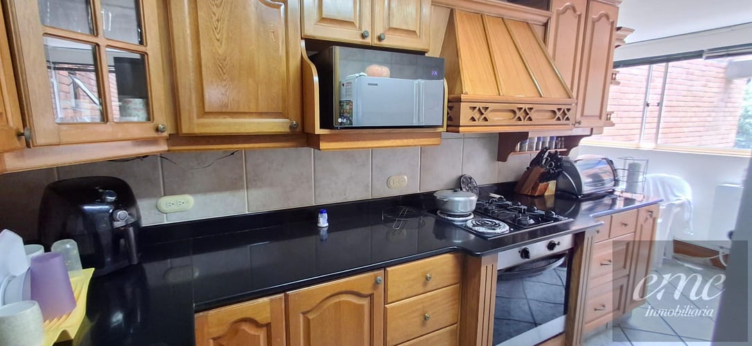 Apartamento en venta en Oviedo, Medellín · foto 3 de 24