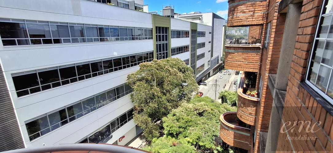 Apartamento en venta en Oviedo, Medellín · foto 8 de 24