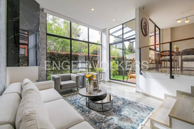 Casa de 4 alcobas en venta en Arrayanes, Bogotá, 296 m² · foto 2 de 20
