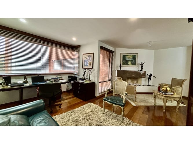 Apartamento de 2 alcobas en venta en Chicó Reservado, Bogotá, 189 m² · foto 10 de 17