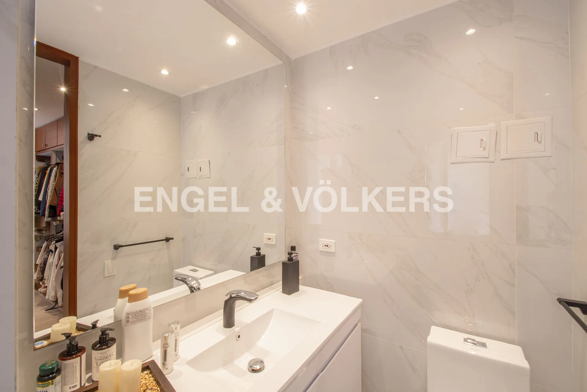 Apartamento en venta en Los Rosales, Bogotá · foto 15 de 24