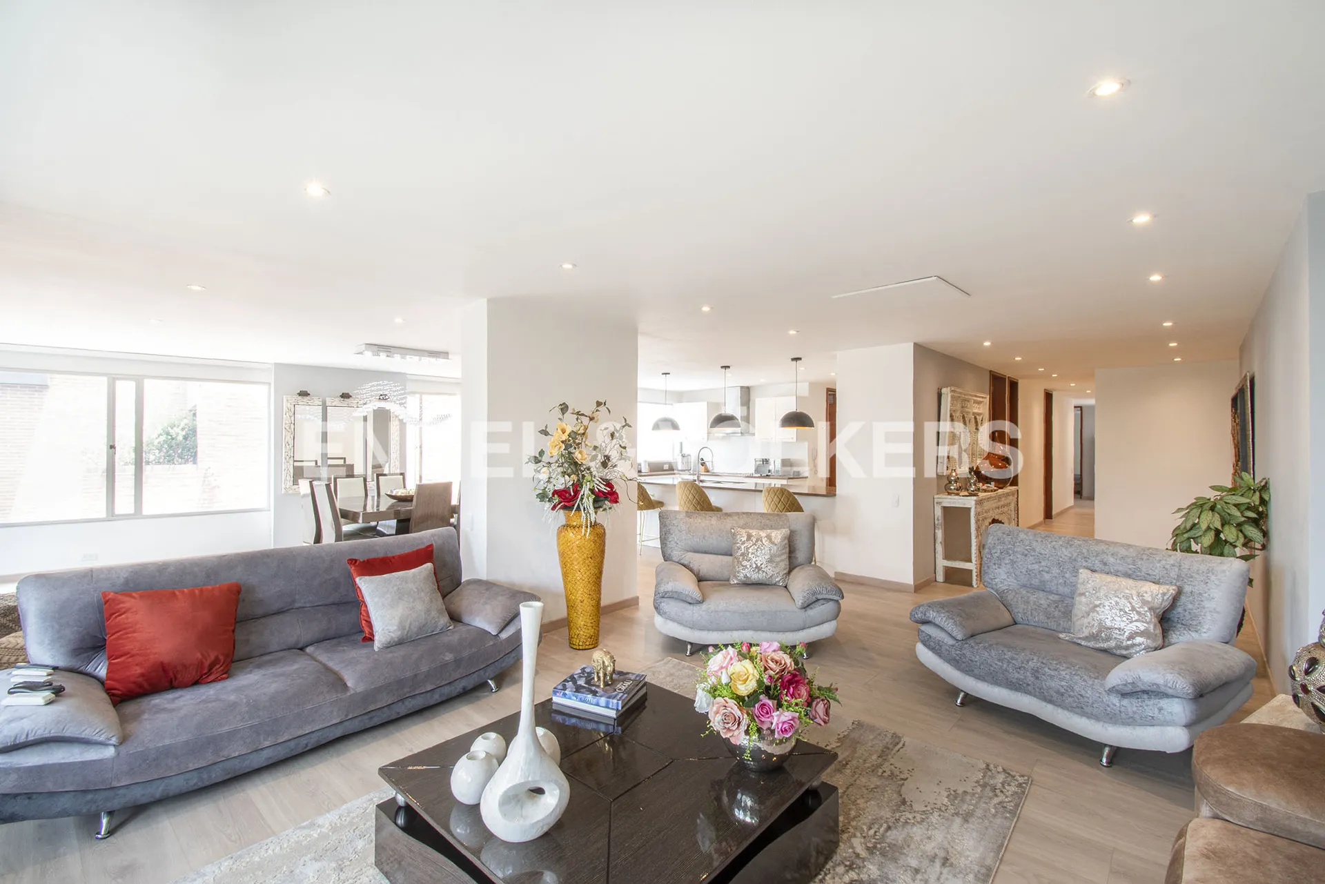 Apartamento en venta en Los Rosales, Bogotá · foto 4 de 24