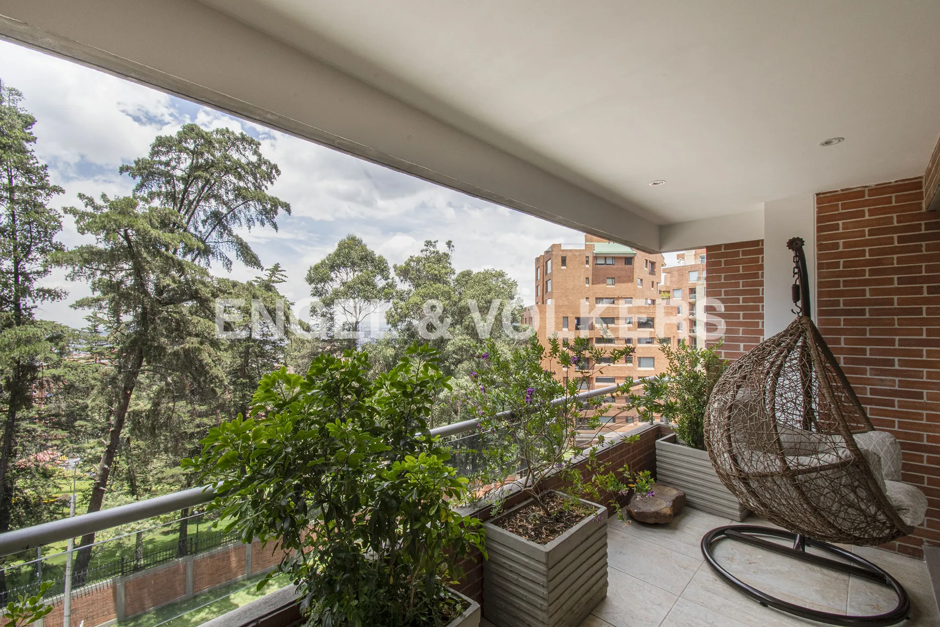 Apartamento en venta en Los Rosales, Bogotá · foto 3 de 24