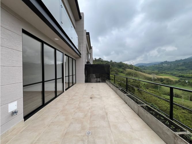 Casa de 3 alcobas en venta en Avenida Centenario, Armenia, 183 m² · foto 24 de 24