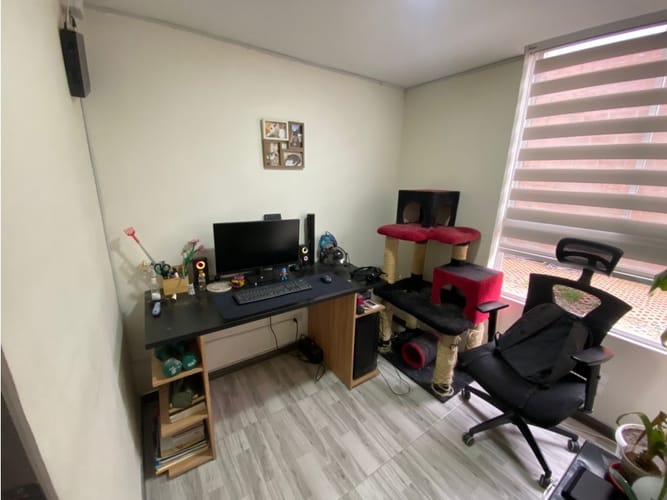 Apartamento de 2 alcobas en venta en Hayuelos, Bogotá, 43 m² · foto 3 de 14