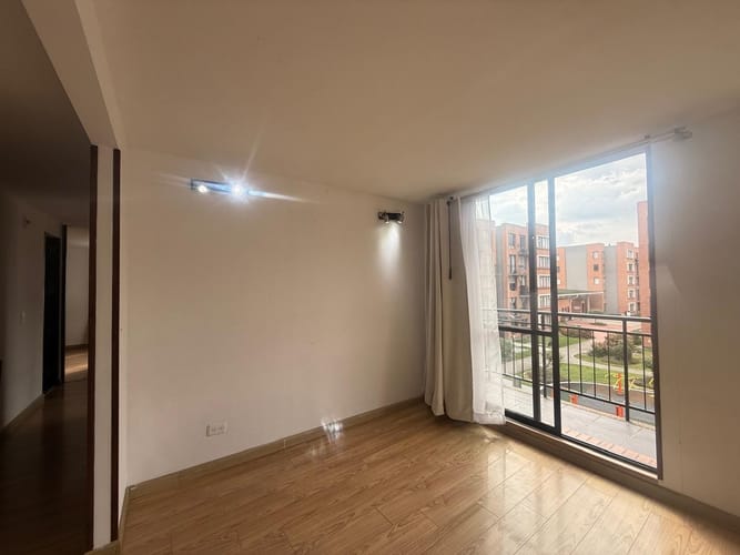 Apartamento de 3 alcobas en venta en Conjunto Residencial Paramillo, Madrid, 67 m² · foto 4 de 17