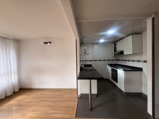 Apartamento de 3 alcobas en venta en Conjunto Residencial Paramillo, Madrid, 67 m² · foto 2 de 17