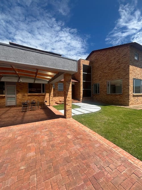 Casa de 4 alcobas en arriendo en Cr. Caminos De Chunugua, Cajicá, 400 m² · foto 2 de 24