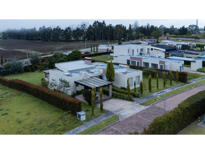 Casa de 4 alcobas en venta en La Violeta, Sopó, 290 m² · foto 7 de 24