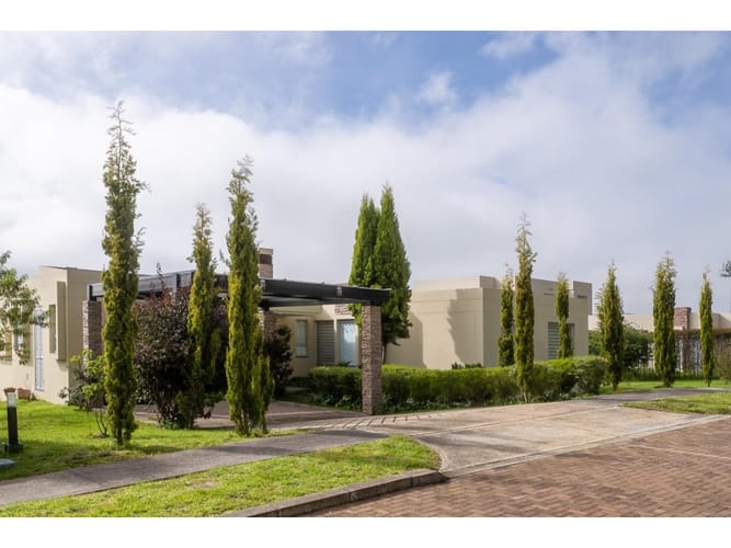 Casa de 4 alcobas en venta en La Violeta, Sopó, 290 m² · foto 9 de 24