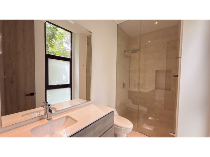 Apartamento de 3 alcobas en venta en El Poblado, Medellín, 335 m² · foto 16 de 20