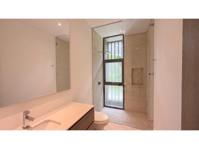 Apartamento de 3 alcobas en venta en El Poblado, Medellín, 335 m² · foto 19 de 20